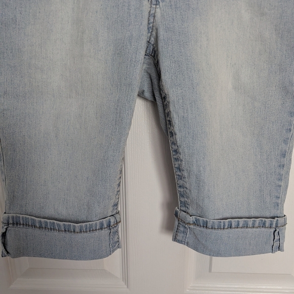 Angels Women's Distressed Denim/Jean Shorts (Size 6) - Picture 4 of 10